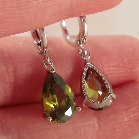 18K White Gold Filled Peridot Olive Green Pear Diamond Zircon Dangle Earrings - Picture 7 of 7